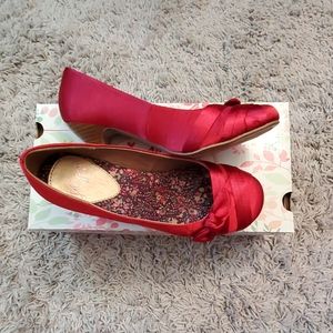 BRAND NEW Womens red heels size 6